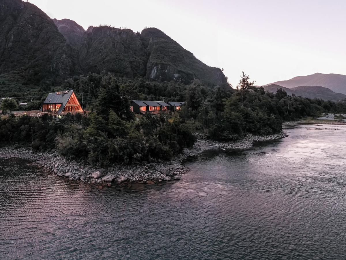 Tawa Refugio Del Puelo Hotel Puelo River Bagian luar foto